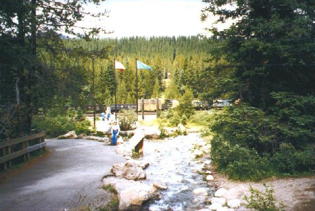  Sign marking boundary between
British Columbia and Alberta 